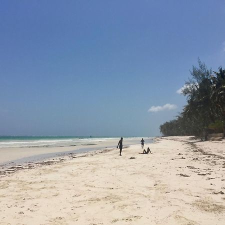 Footprints House Hotel Praia de Diani Exterior foto