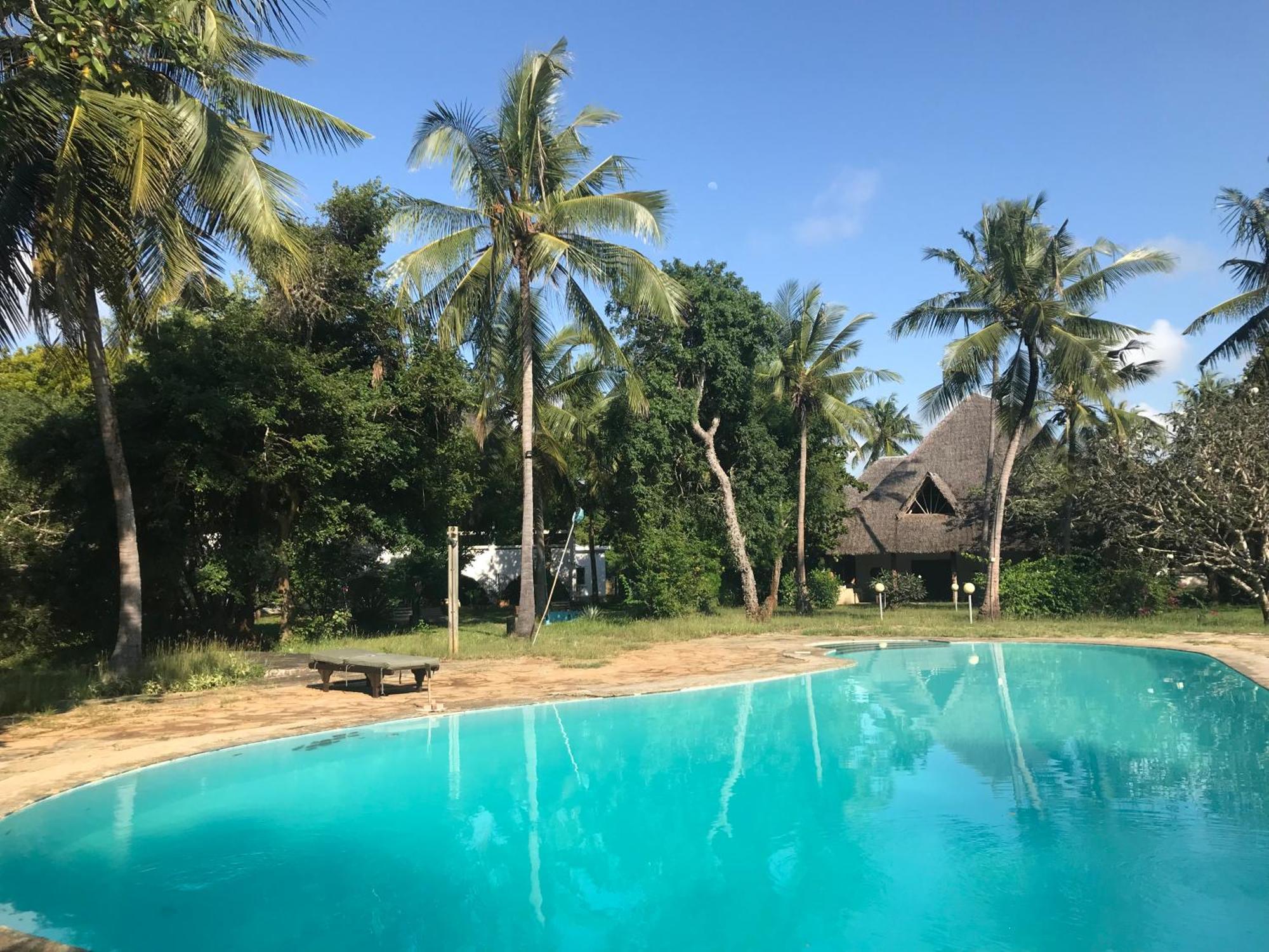 Footprints House Hotel Praia de Diani Exterior foto