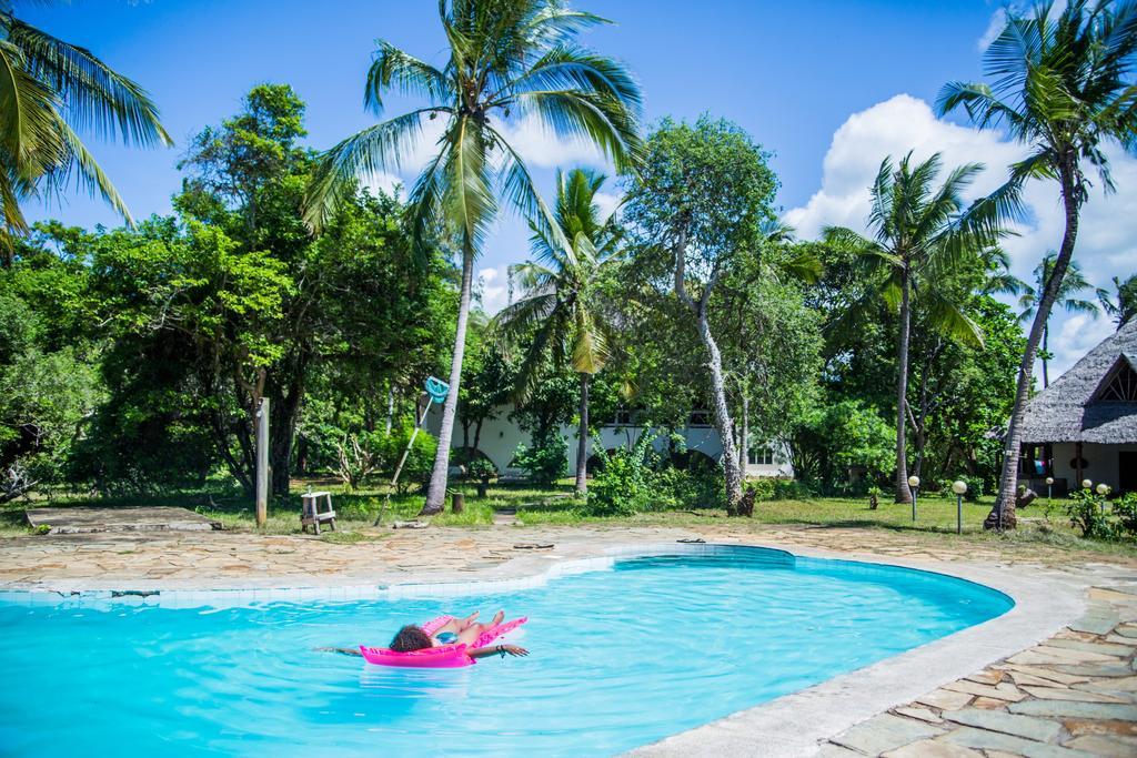 Footprints House Hotel Praia de Diani Exterior foto