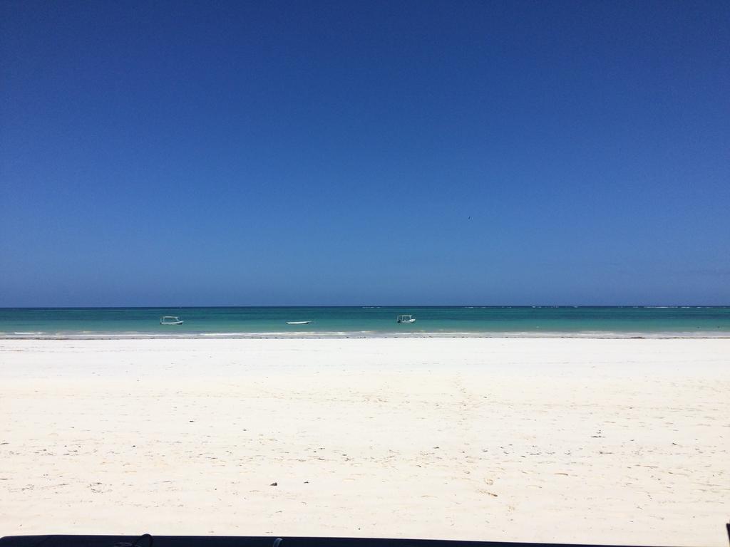 Footprints House Hotel Praia de Diani Exterior foto